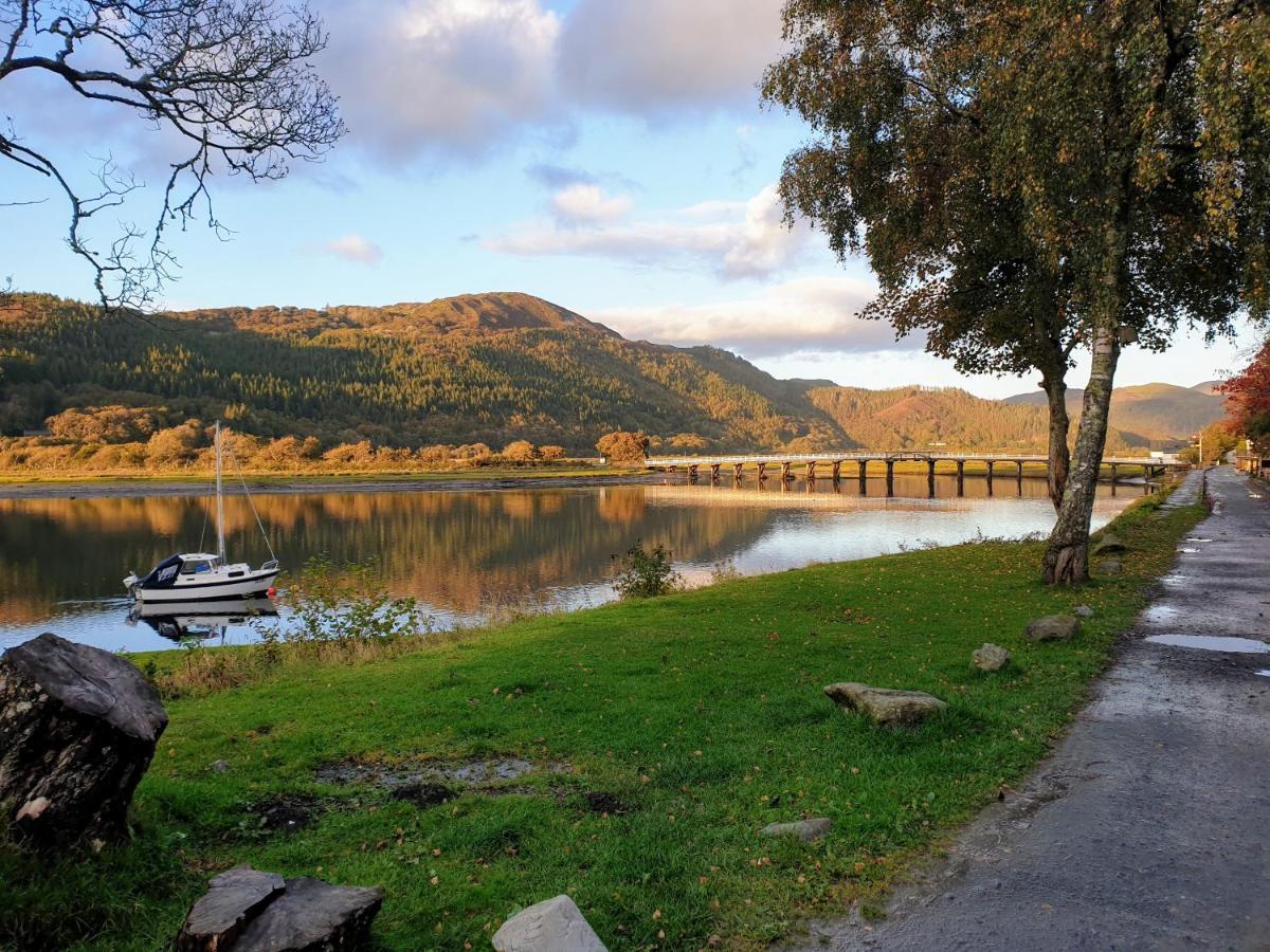 Вілла Snowdonia Mawddach Escape Долгелай Екстер'єр фото
